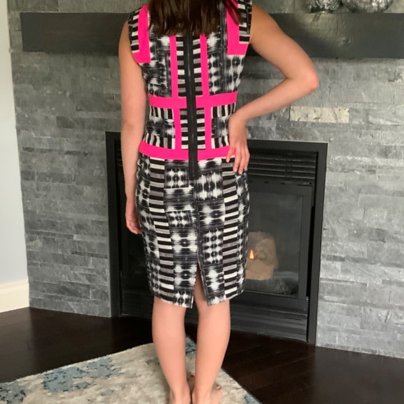 Detailed sleeveless pencil dress size 2 - Picture 6 of 6